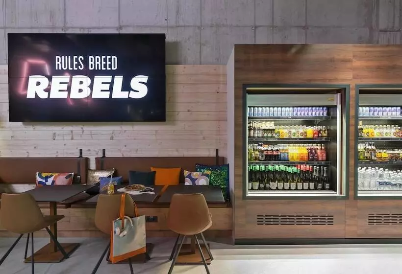 ホテル Moxy Frankfurt City Center