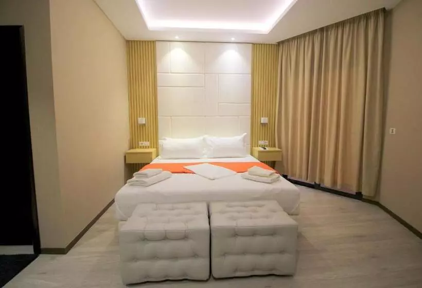 Hôtel Strora