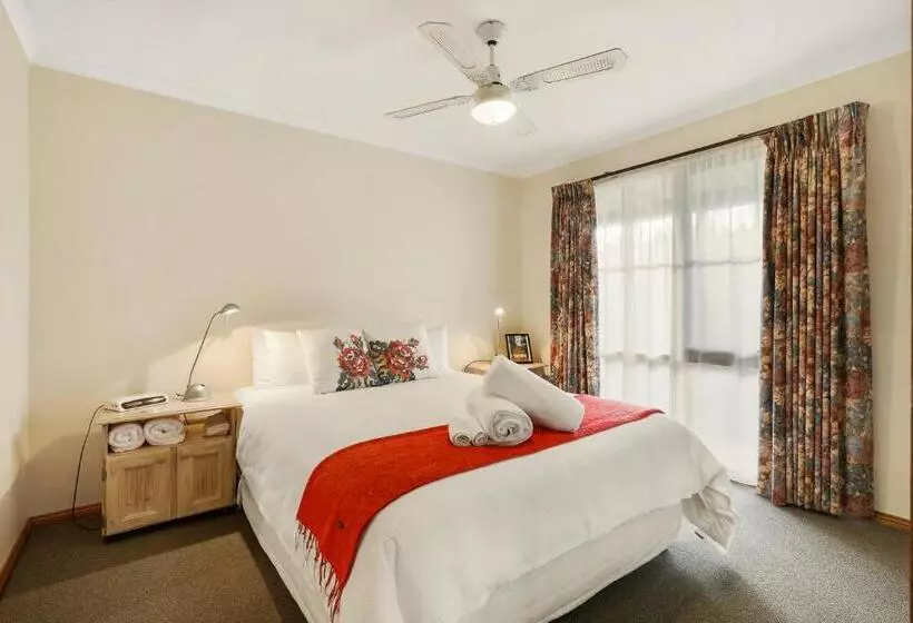 ホテル Summerfield Winery And Accommodation