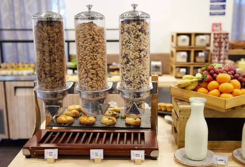 هتل The Sebel Auckland Manukau