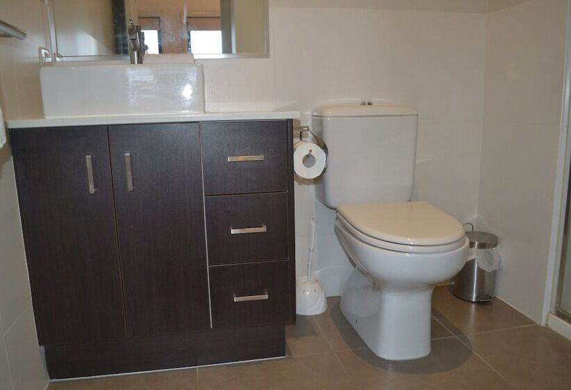 Cypress Waterfront Apartments