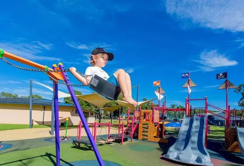 Hotelli Big4 Tasman Holiday Parks   Racecourse Beach