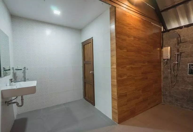 ホテル Chareena Hill Beach Resort