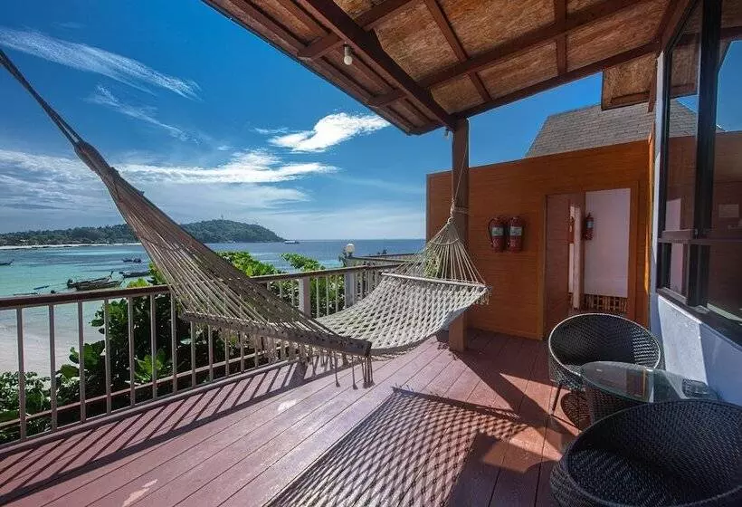 ホテル Chareena Hill Beach Resort