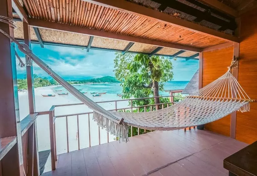 ホテル Chareena Hill Beach Resort