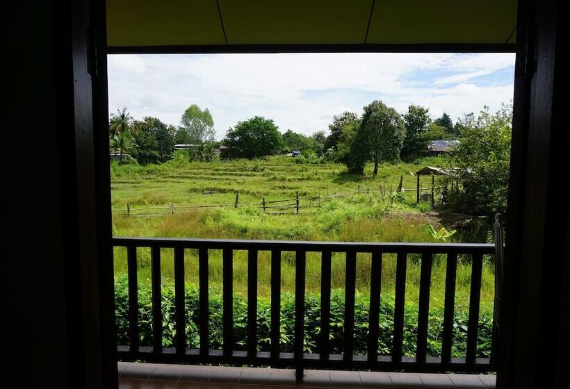 בית מלון כפרי Mae Nai Gardens