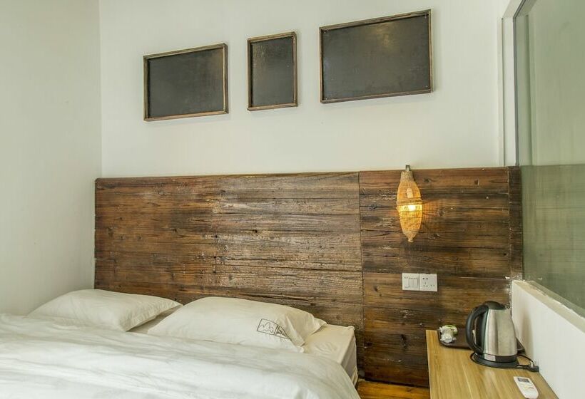 פונדק Mountain Stream