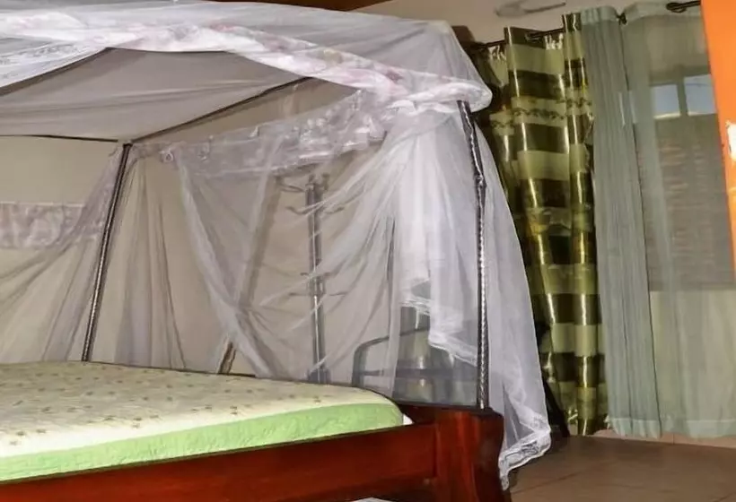 Pension La Difference Guest House