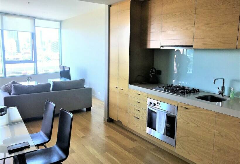 Readyset Apartments At Central Pier