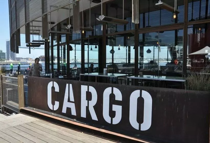 Readyset Apartments At Central Pier