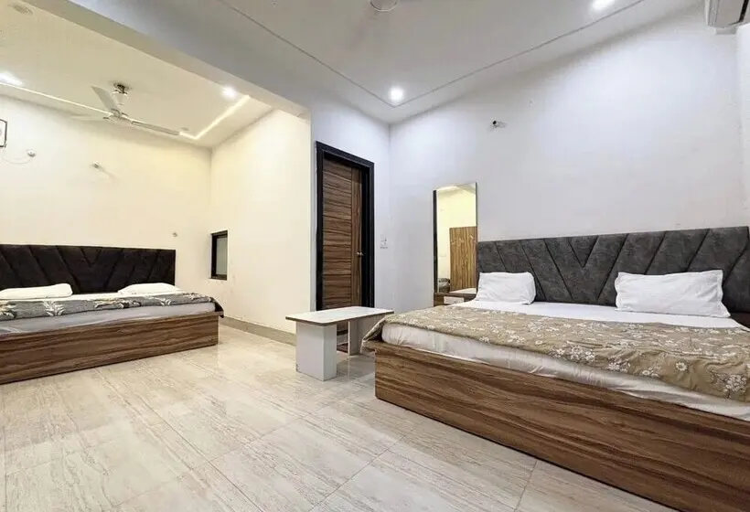 Hotelli Vrinda Devi Heritage Vrindavan