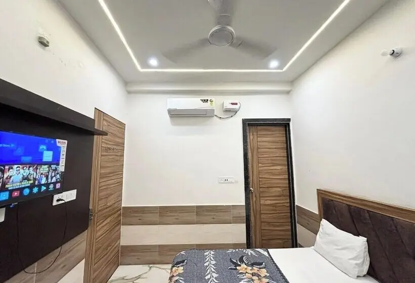 Hotelli Vrinda Devi Heritage Vrindavan