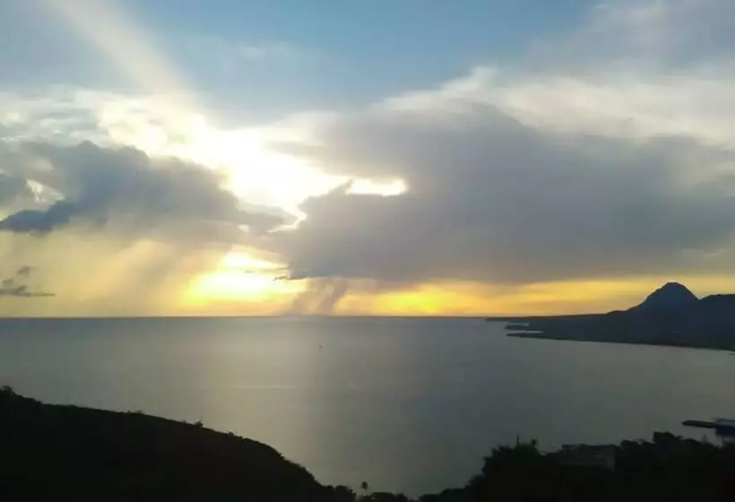 Aamiaismajoitus (B&B) A Private Room In Paradise, Vieux Fort