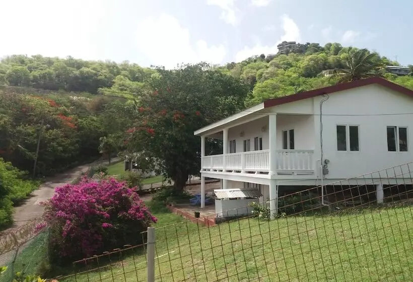 Aamiaismajoitus (B&B) A Private Room In Paradise, Vieux Fort