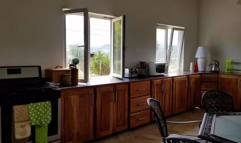 Aamiaismajoitus (B&B) A Private Room In Paradise, Vieux Fort