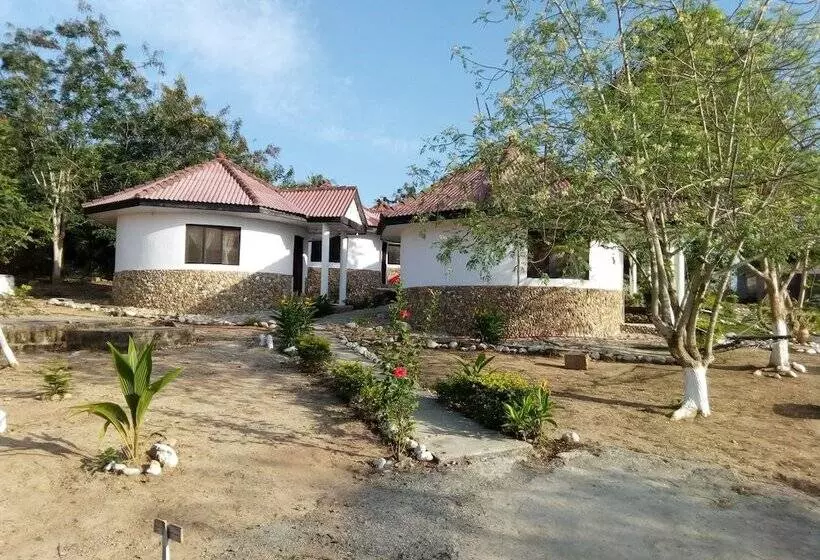 Busua Paradiso Beach Resort