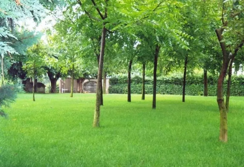 هتل Agriturismo Corte Trincerone