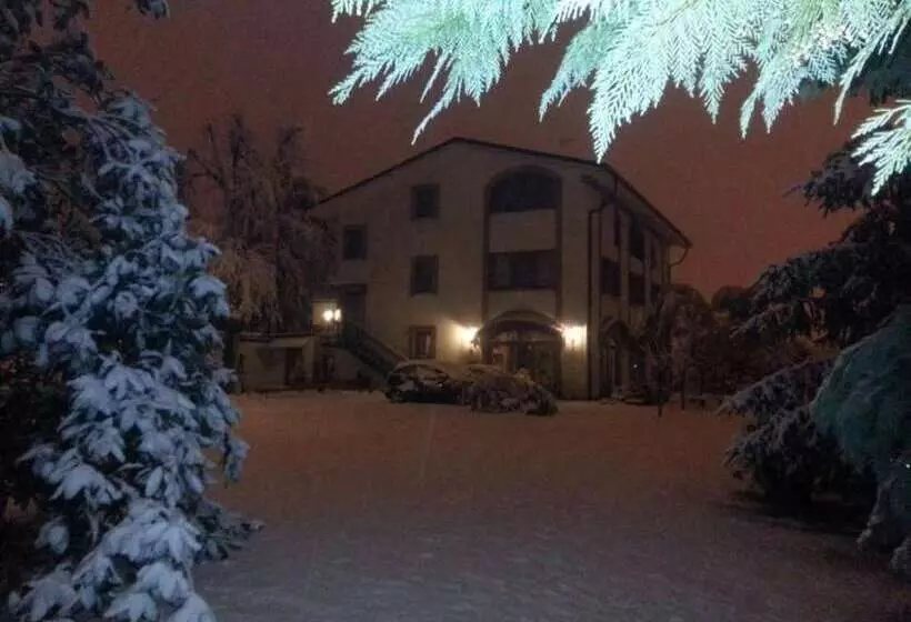 هتل Agriturismo Corte Trincerone