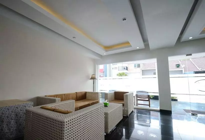ホテル Airy Eco Syariah Lowokwaru Ikan Gurami Malang