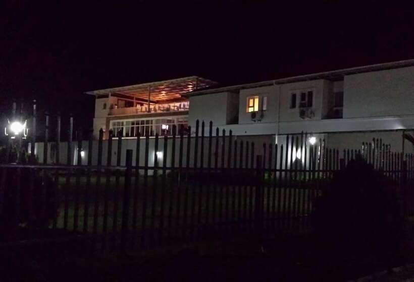 هتل Capitalinn Plus