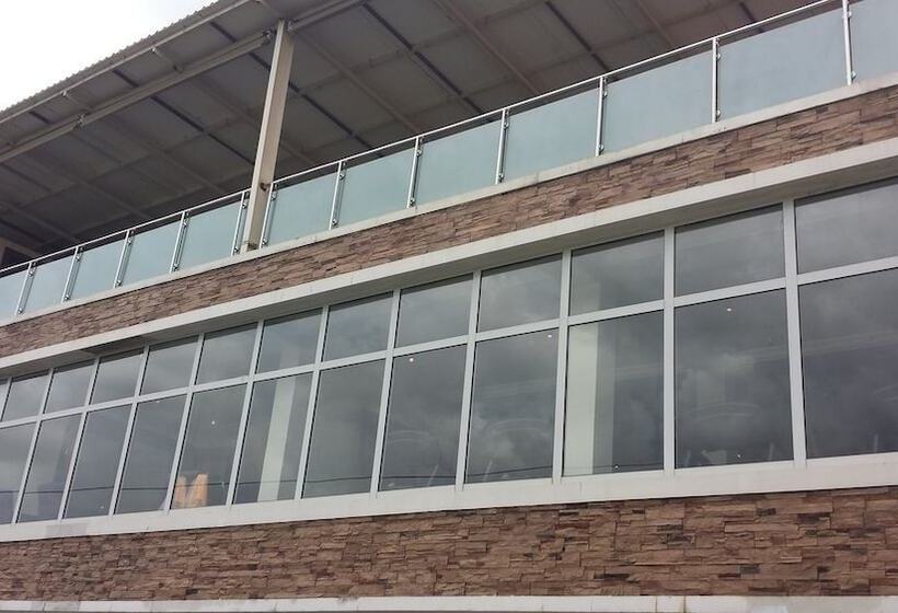 هتل Capitalinn Plus