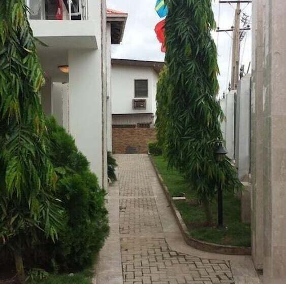 هتل Capitalinn Plus