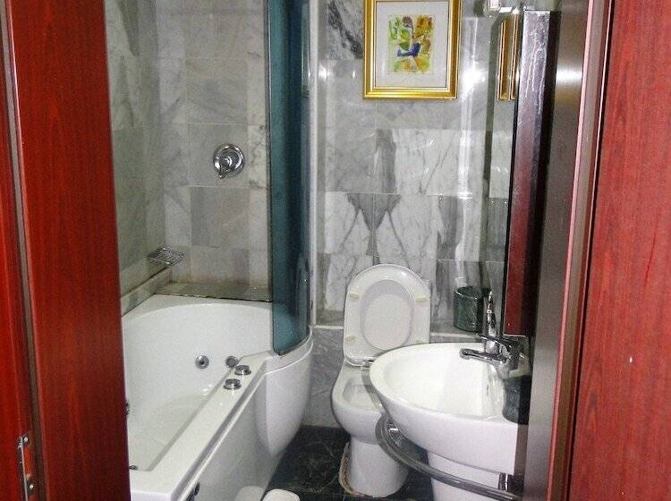 هتل Capitalinn Plus