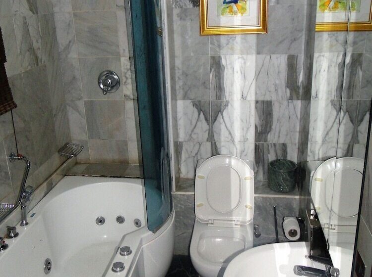 هتل Capitalinn Plus