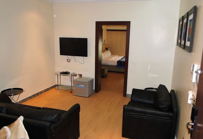 هتل Capitalinn Plus