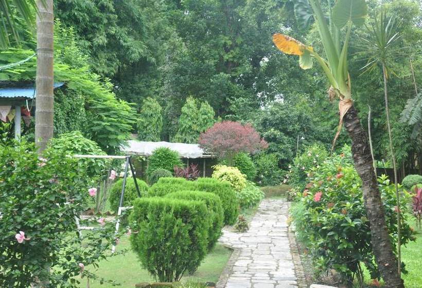 هتل Elephant Camp