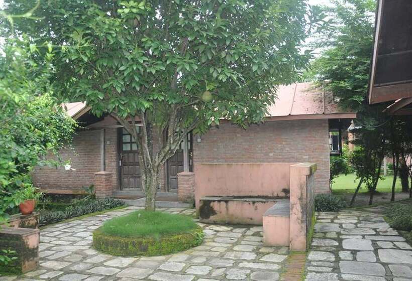 هتل Elephant Camp