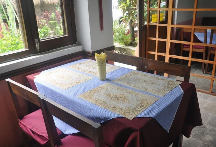 هتل Elephant Camp