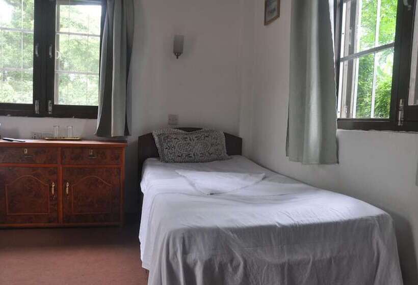 هتل Elephant Camp