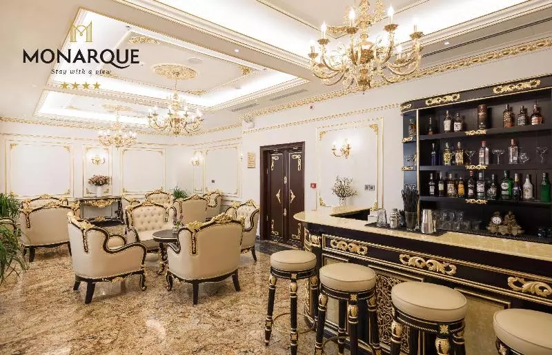 هتل Monarque