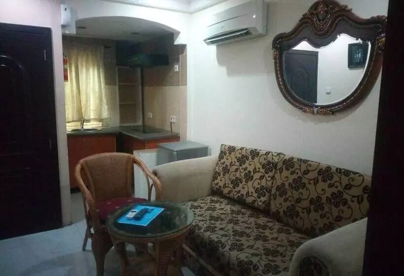 هتل Sdm Tavern And Suites