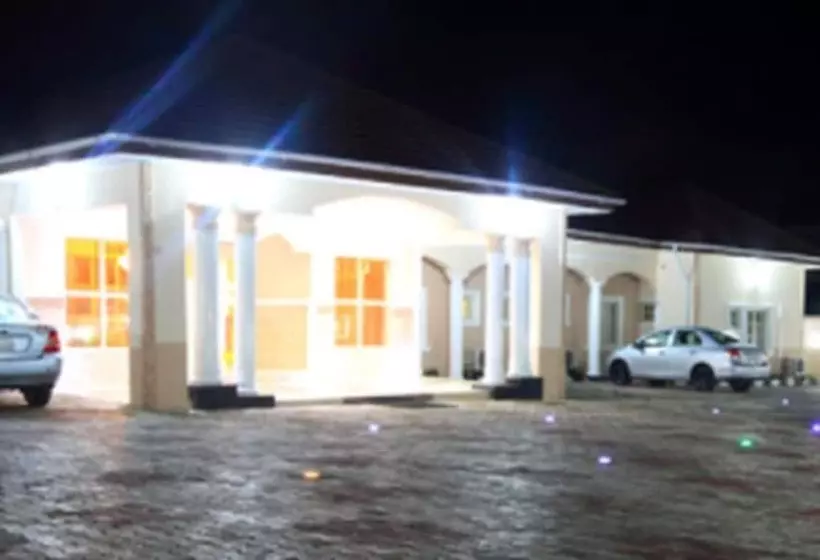 هتل Sdm Tavern And Suites