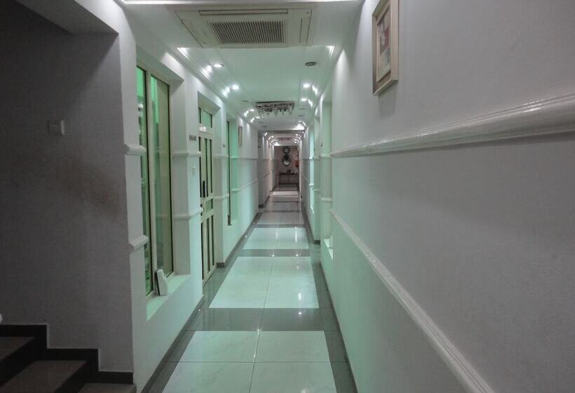 هتل Sdm Tavern And Suites