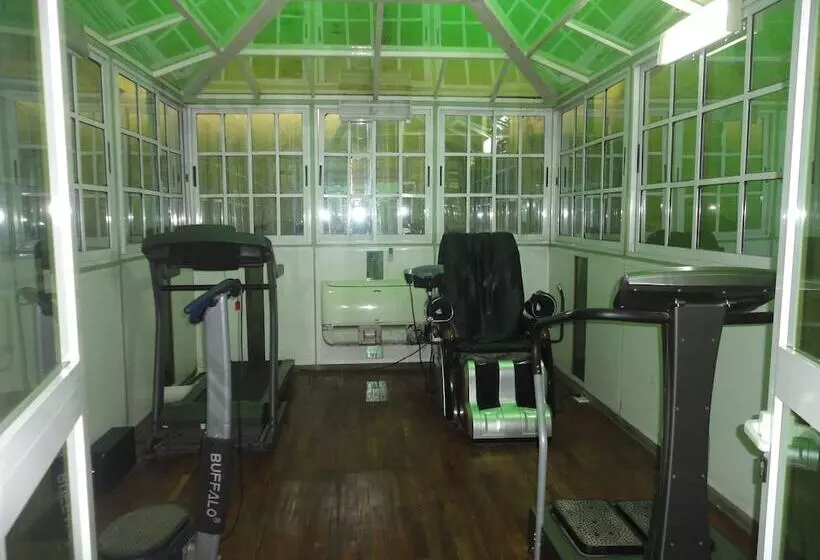 هتل Sdm Tavern And Suites