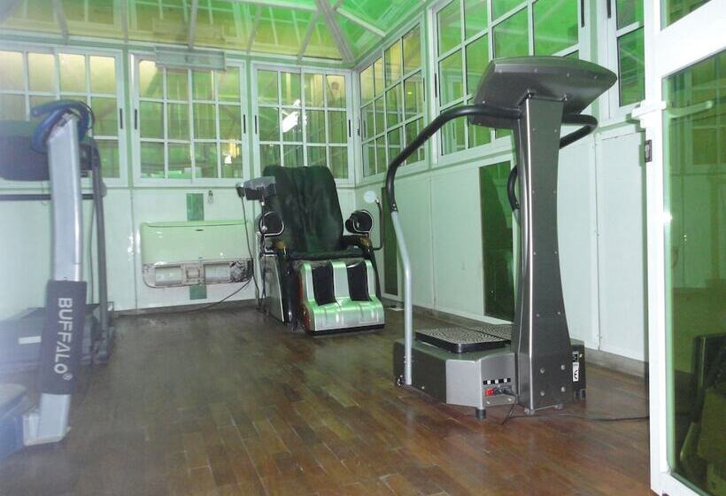 هتل Sdm Tavern And Suites