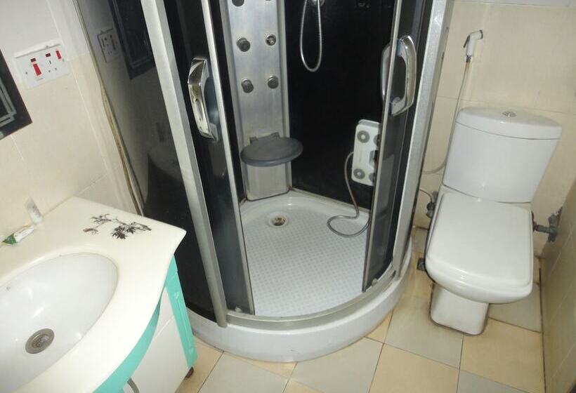 هتل Sdm Tavern And Suites