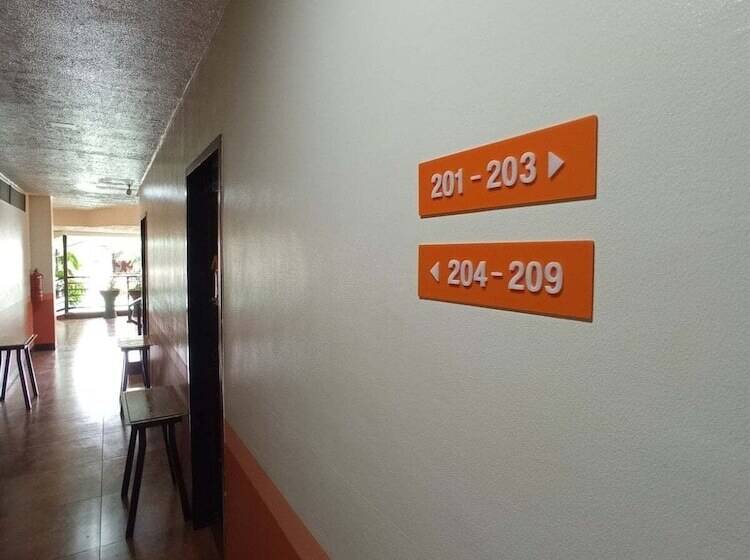 Panzió B&j Guesthouse And Functions Inc