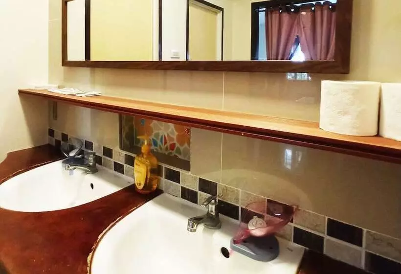 Majatalo B&j Guesthouse And Functions Inc