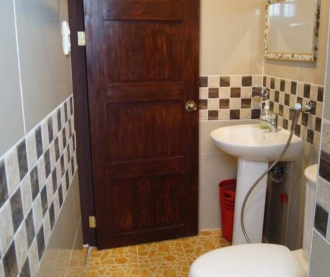 Panzió B&j Guesthouse And Functions Inc