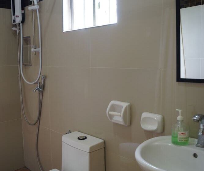 Panzió B&j Guesthouse And Functions Inc