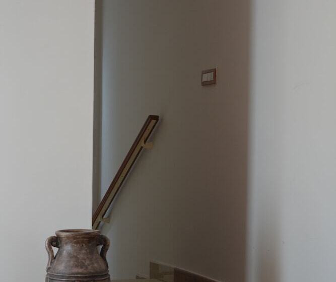 پانسیون Home To Fly