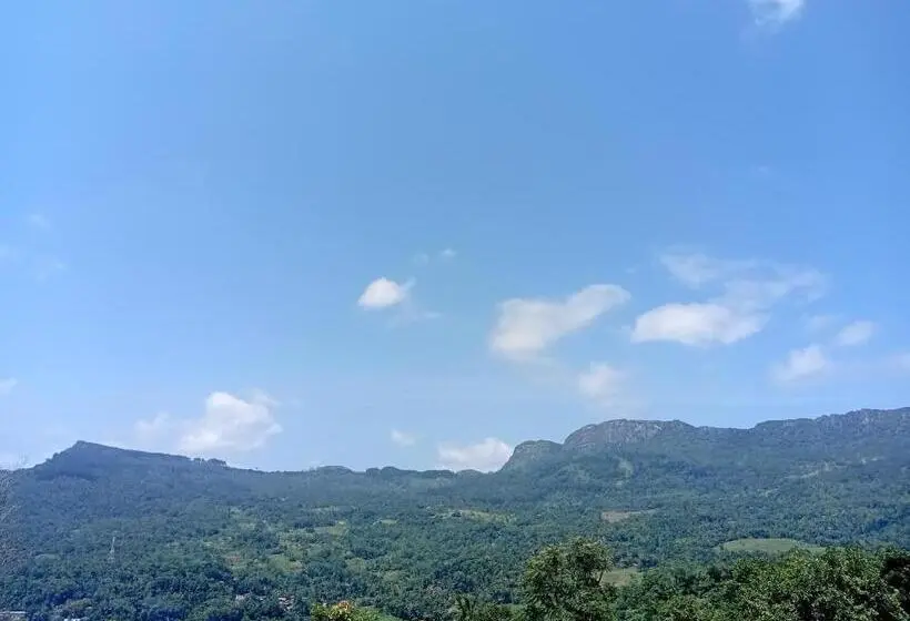 ユースホステル Kandy Golden Breeze