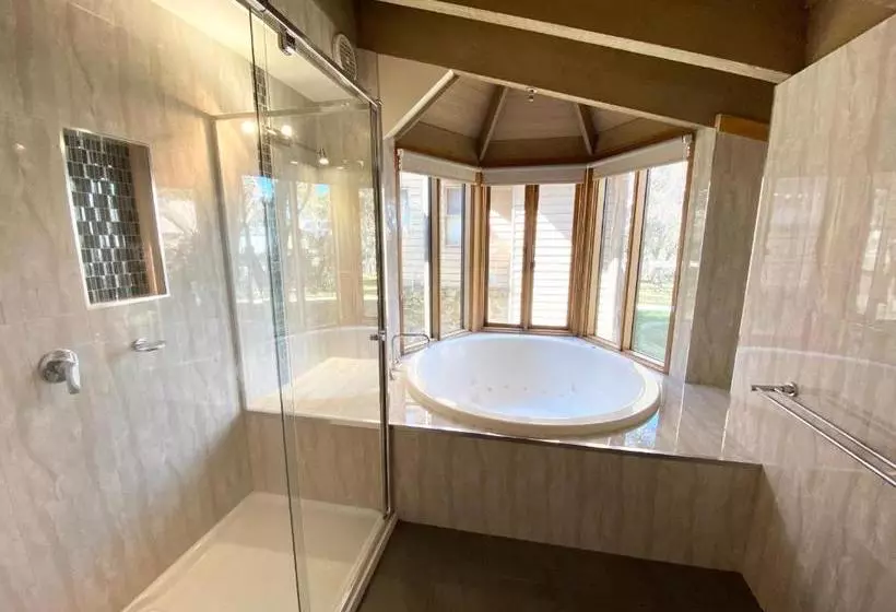 Crystal Brook Lodge