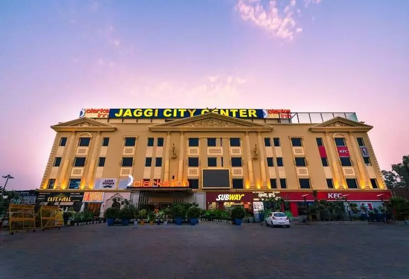 Hotelli Clarks Inn Ambala