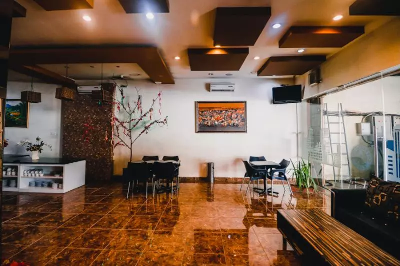 ホテル Reddoorz Plus Near Sultan Hasanuddin Airport