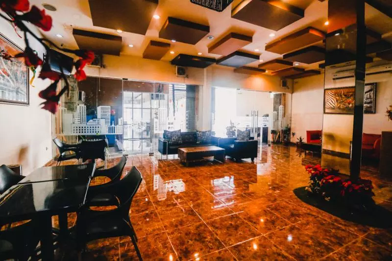 ホテル Reddoorz Plus Near Sultan Hasanuddin Airport